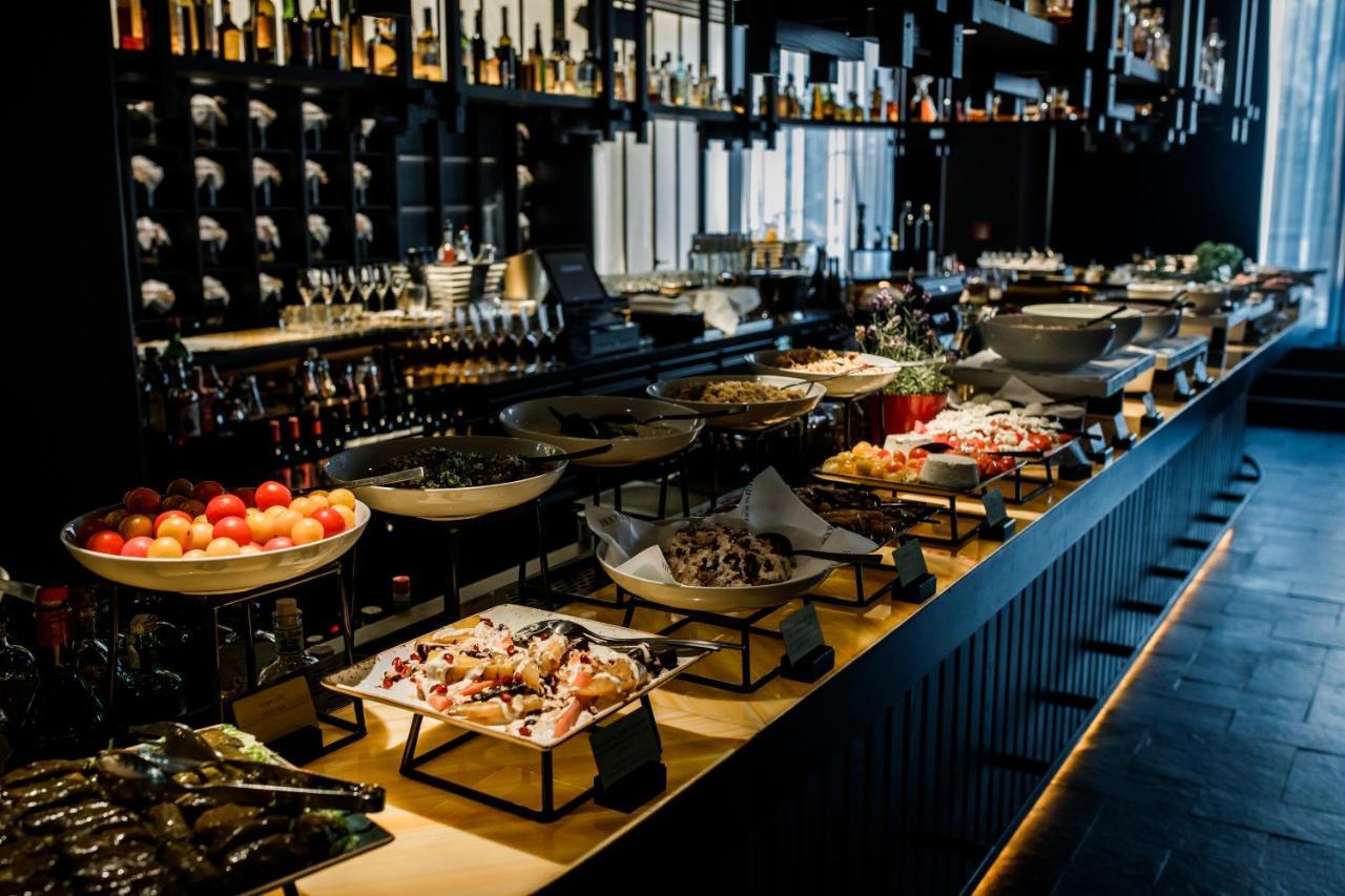 Roomers Munich, Autograph Collection Ngoại thất bức ảnh The bar at the restaurant