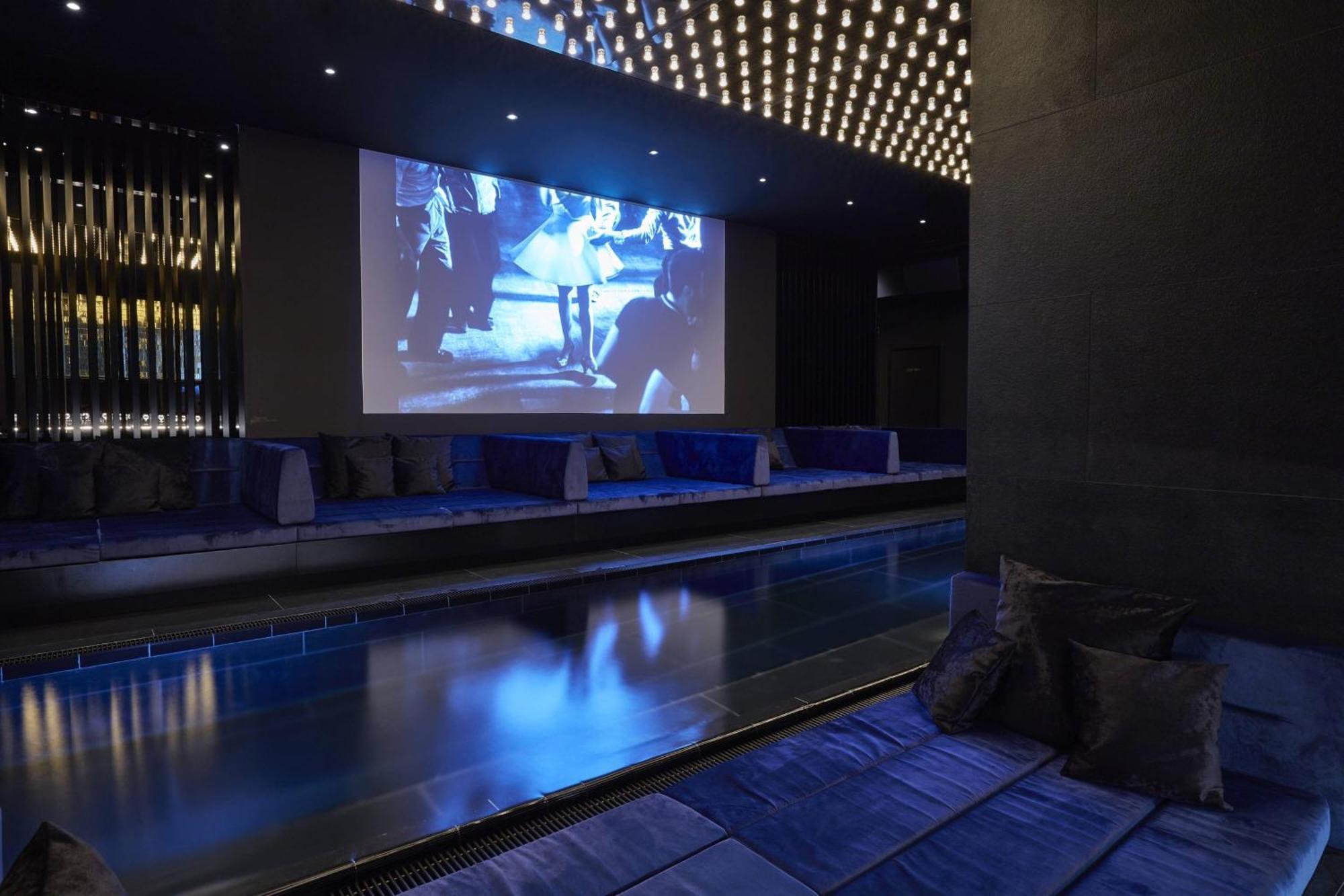 Roomers Munich, Autograph Collection Ngoại thất bức ảnh The interior of the nightclub