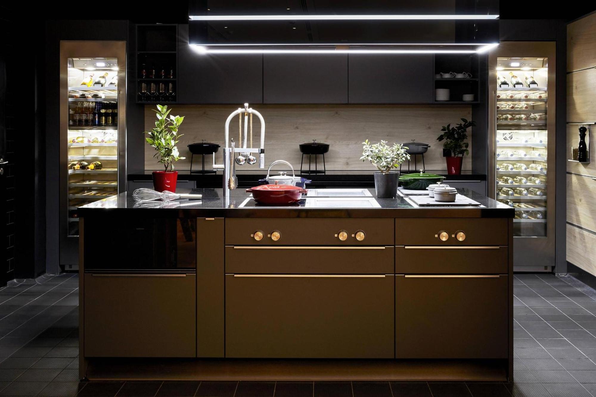 Roomers Munich, Autograph Collection Ngoại thất bức ảnh A kitchen with a built-in refrigerator