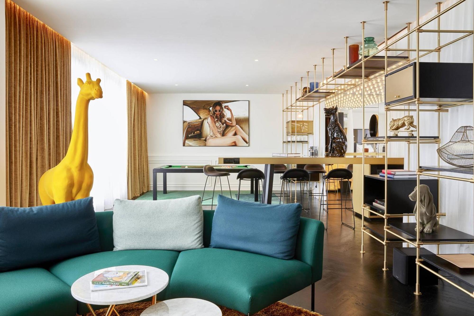 Roomers Munich, Autograph Collection Ngoại thất bức ảnh The interior of a suite at the Standard London