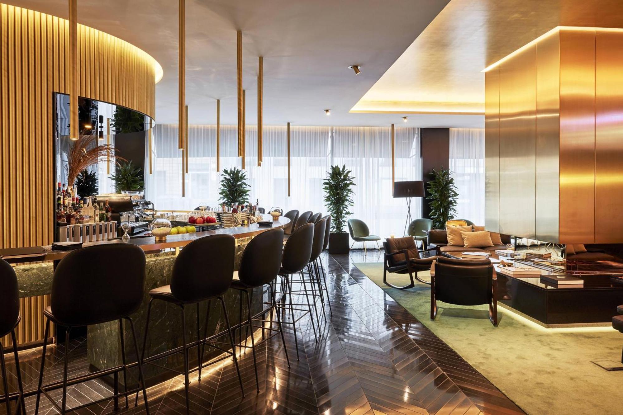 Roomers Munich, Autograph Collection Ngoại thất bức ảnh The lounge at the airport